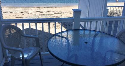 Ogunquit’s only Oceanfront Cottage on Private Ocean Beach – Perkins Cove, Maine