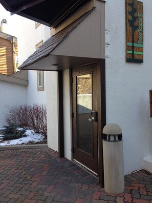 Exterior detail - Perfect Location - Steps to Gondola Walking/Bike Path Close to Restaurants Shops (Vail)