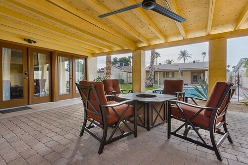 Luxurious Guesthouse with private pool in Central Phoenix near Downtown