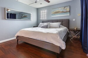 Iron/ironing board, free WiFi, bed sheets, wheelchair access - Luxurious Guesthouse with private pool in Central Phoenix near Downtown (Phoenix)