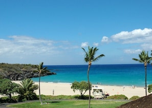 Beach nearby, sun loungers, beach towels - Completely redecorated Aug. 2019 1 block to beach, free wi-fi, parking, and AC (Kailua-Kona)