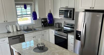 hiljattain remontoitu 3 makuuhuoneen 2. kerroksen huoneisto rantatunnisteilla ......................