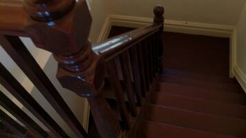 Business-Apartment, 1 Schlafzimmer, Verbindungszimmer (Apartment 1 - Upstairs) | Treppe