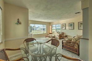 Interior - Venice Home w/ Fire Pit & Grill: 2 Mi to Beach! (Venice)