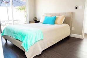 2 habitaciones, tabla de planchar con plancha, wifi y ropa de cama 