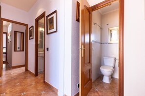 Baignoire, serviettes fournies