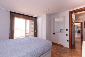 1 chambre, fer et planche Ă repasser, Wi-Fi gratuit, draps fournis