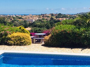 Outdoor pool, sun loungers