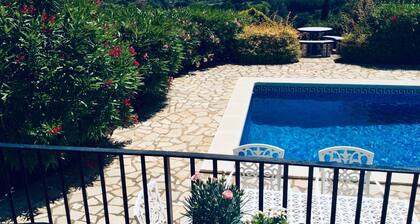 FABULOSA! VILLA DE LUXE et RELAXANTE. VUE SUR LA MER, PISCINE 8M, AIRCON ET GYM