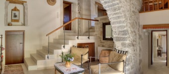 Villa Samitos: elegance and tradition in undiscovered Crete