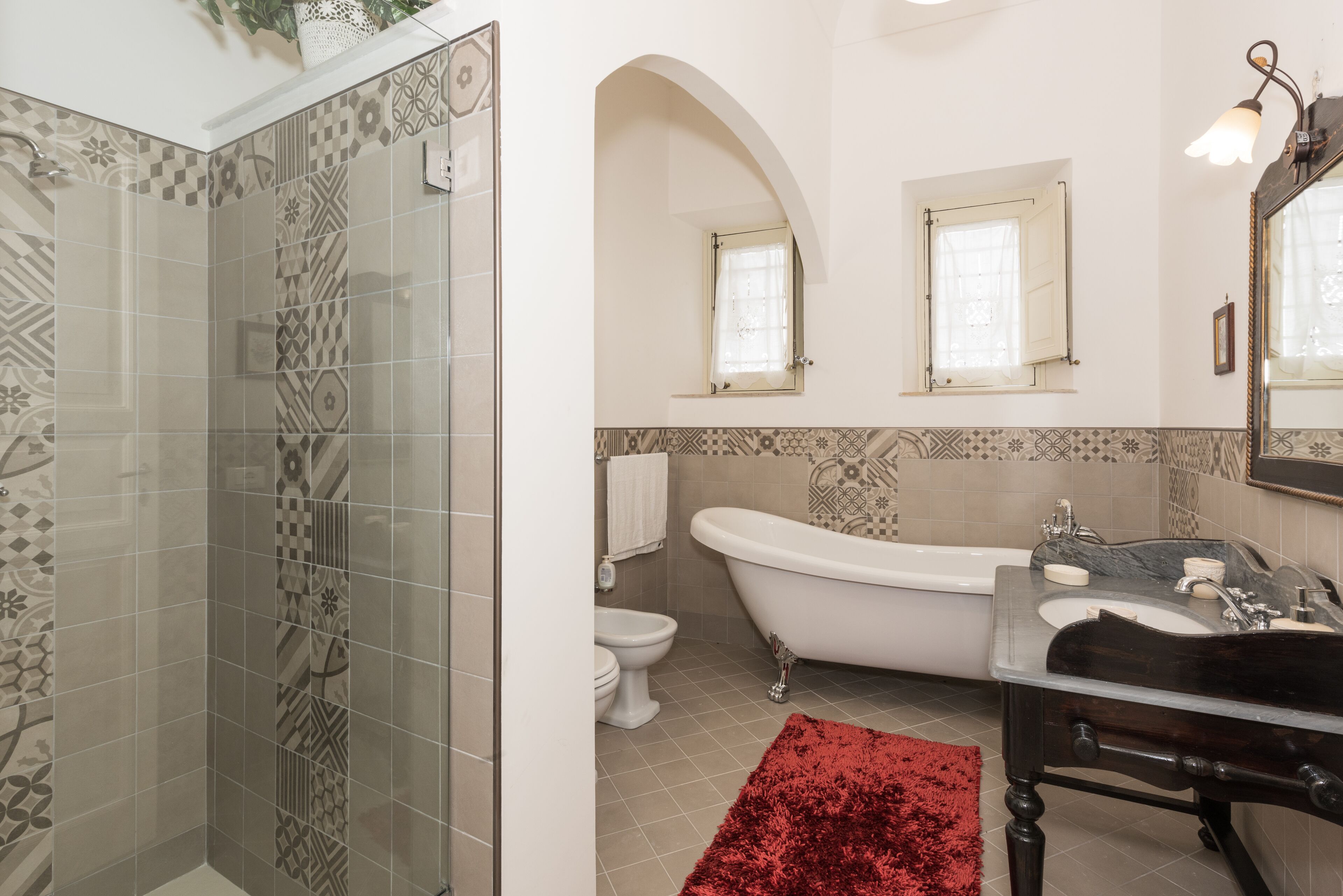 Badewanne, Haartrockner, Bidet, Handtücher