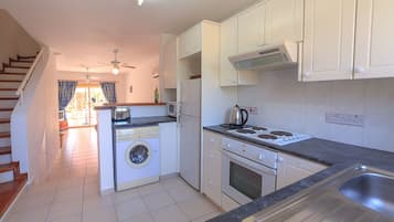 KylskÄp, mikrovÄgsugn, ugn och spishÀll