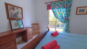 2 bedrooms, iron/ironing board, WiFi, bed sheets