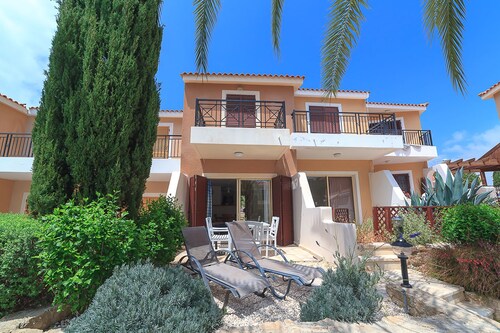 Holiday villa with swimming pool near the Paphos coast