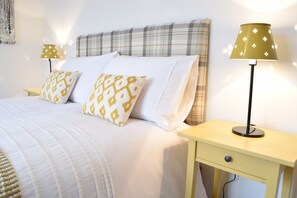 1 bedroom, iron/ironing board, free WiFi - Westlake Apartment No.1  in Hampton, Peterborough (Peterborough)