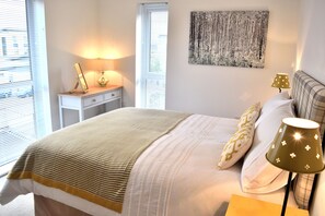 1 bedroom, iron/ironing board, free WiFi - Westlake Apartment No.1  in Hampton, Peterborough (Peterborough)