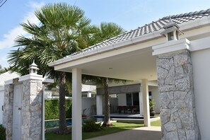 Property entrance - Villa Sara (Hua Hin)