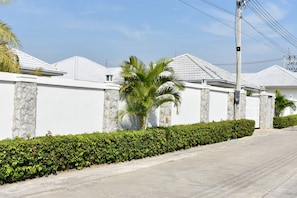 Front of property - Villa Sara (Hua Hin)