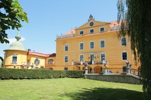 Exterior - Luxurious unique baroque Castle lavishly furnished (Sankt Pölten)