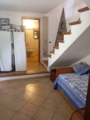2 bedrooms, iron/ironing board, travel cot, WiFi