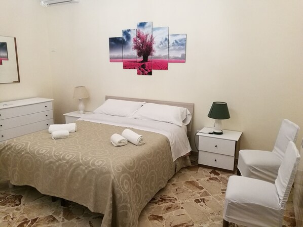 2 chambres, bureau, fer et planche à repasser, Wi-Fi gratuit