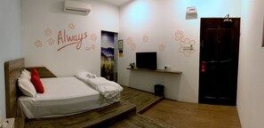 Superior Double Room | Desk, free WiFi - Winggarden Murals House (Ipoh)