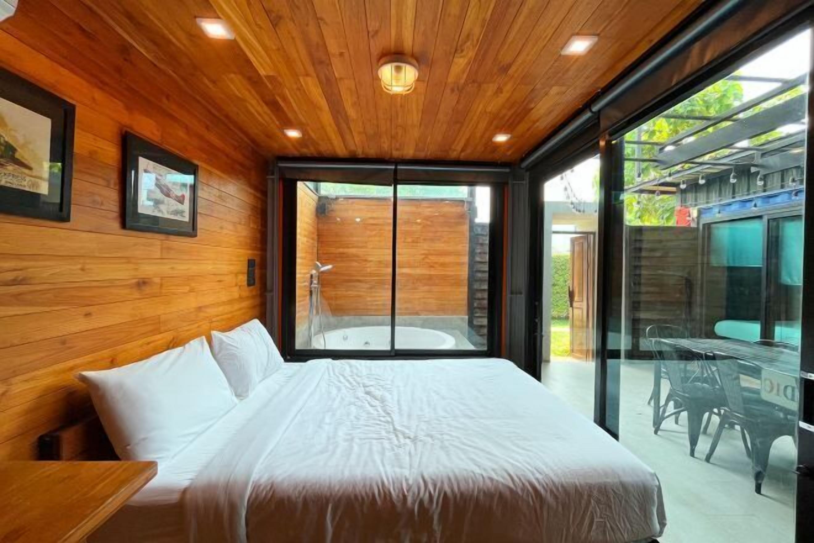 Minibar, in-room safe, desk, blackout curtains