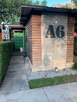 Front of property - Kong Resort Vangvieng (Vang Vieng)