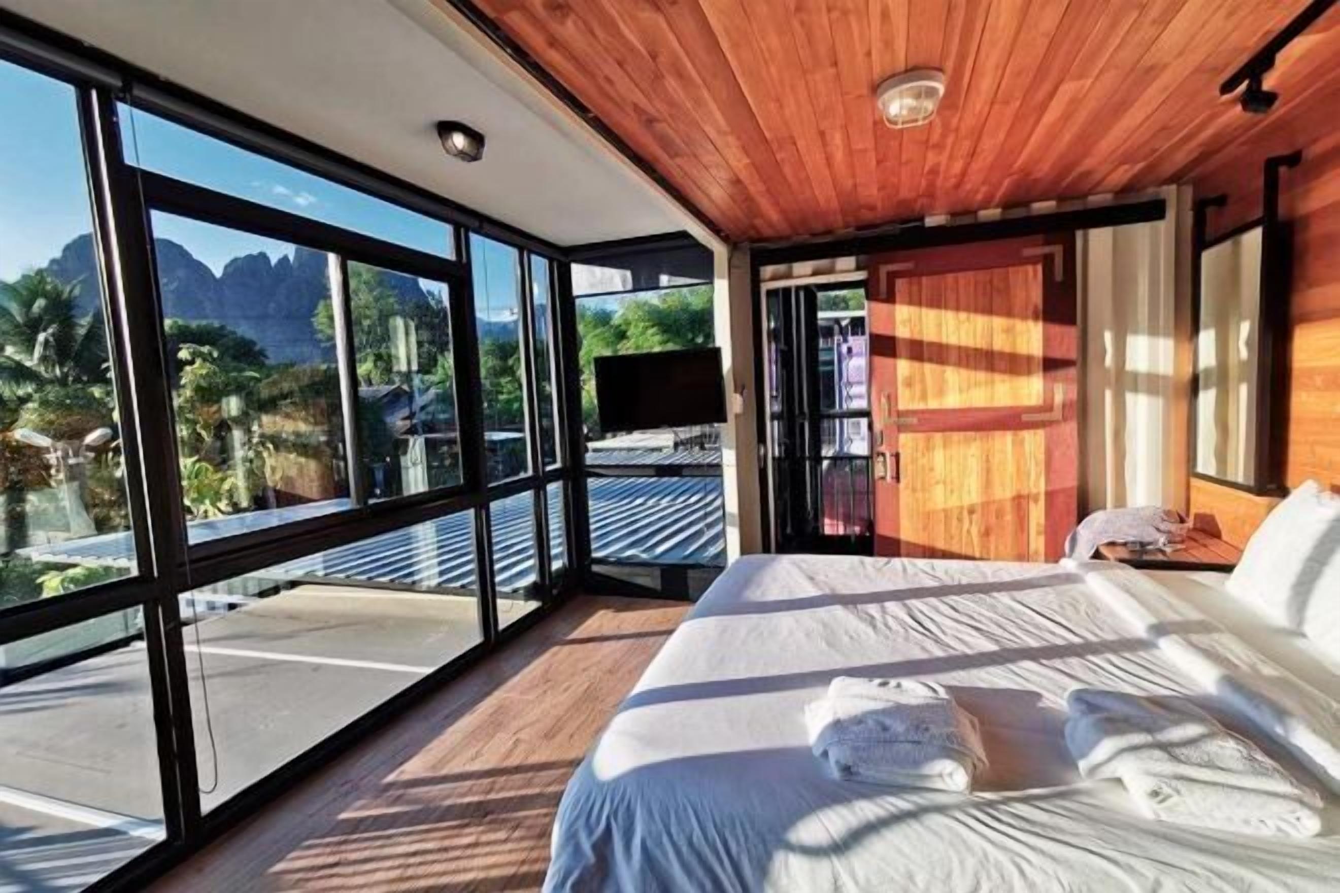 Minibar, in-room safe, desk, blackout curtains