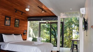 Standard Type A | มินิบาร์, ตู้นิรภัยในห้องพัก, โต๊ะทำงาน, ผ้าม่านกันแสง
