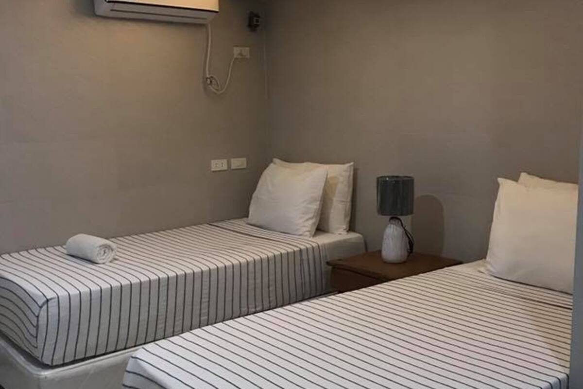 Premium bedding, individually decorated, individually furnished, desk