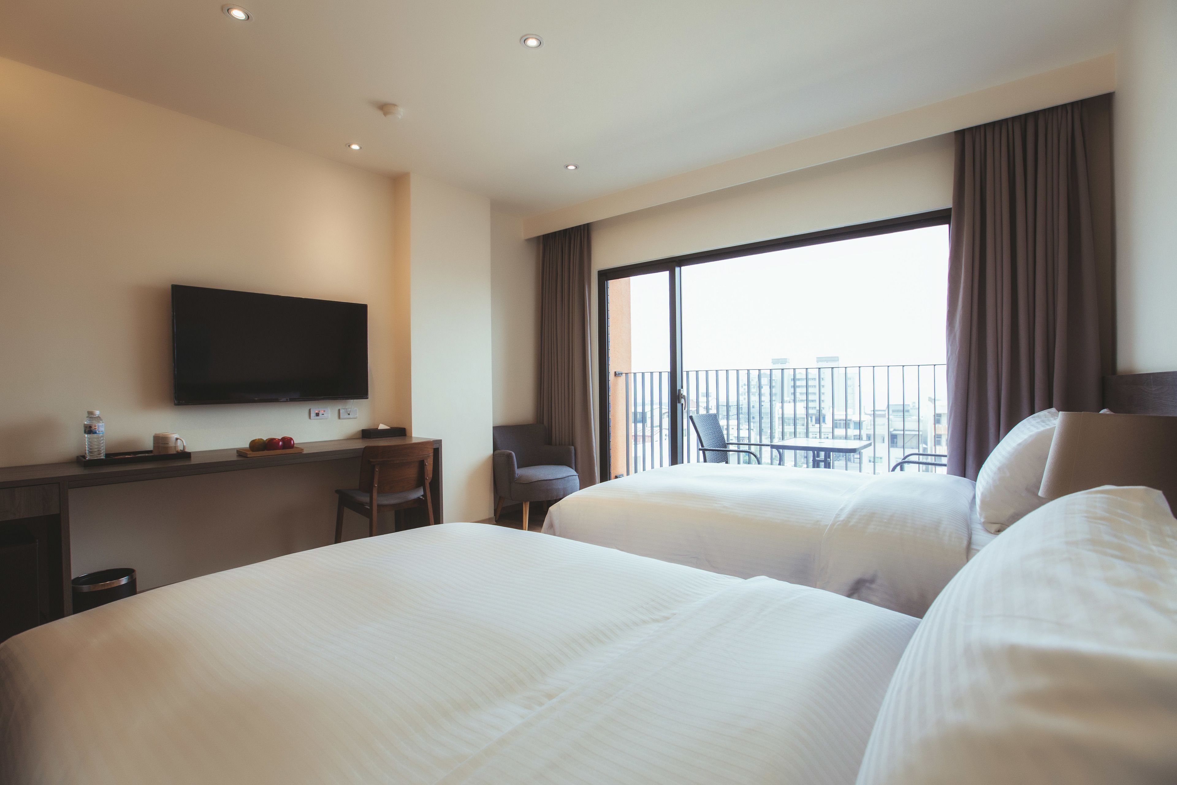 standard twin room, balcony, city view | 1 bedroom, desk, free wifi, bed sheets
