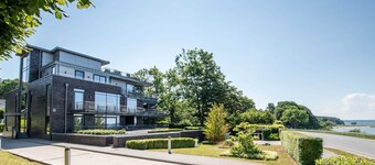 Exclusive apartment with water view - Apartment Meierwik