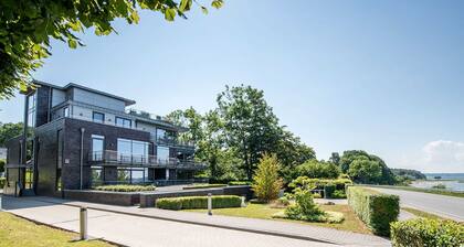 Exclusive apartment with water view - Apartment Meierwik
