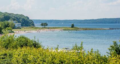 Exclusive apartment with water view - Apartment Meierwik