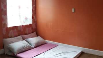 2 bedrooms, desk, iron/ironing board, free WiFi