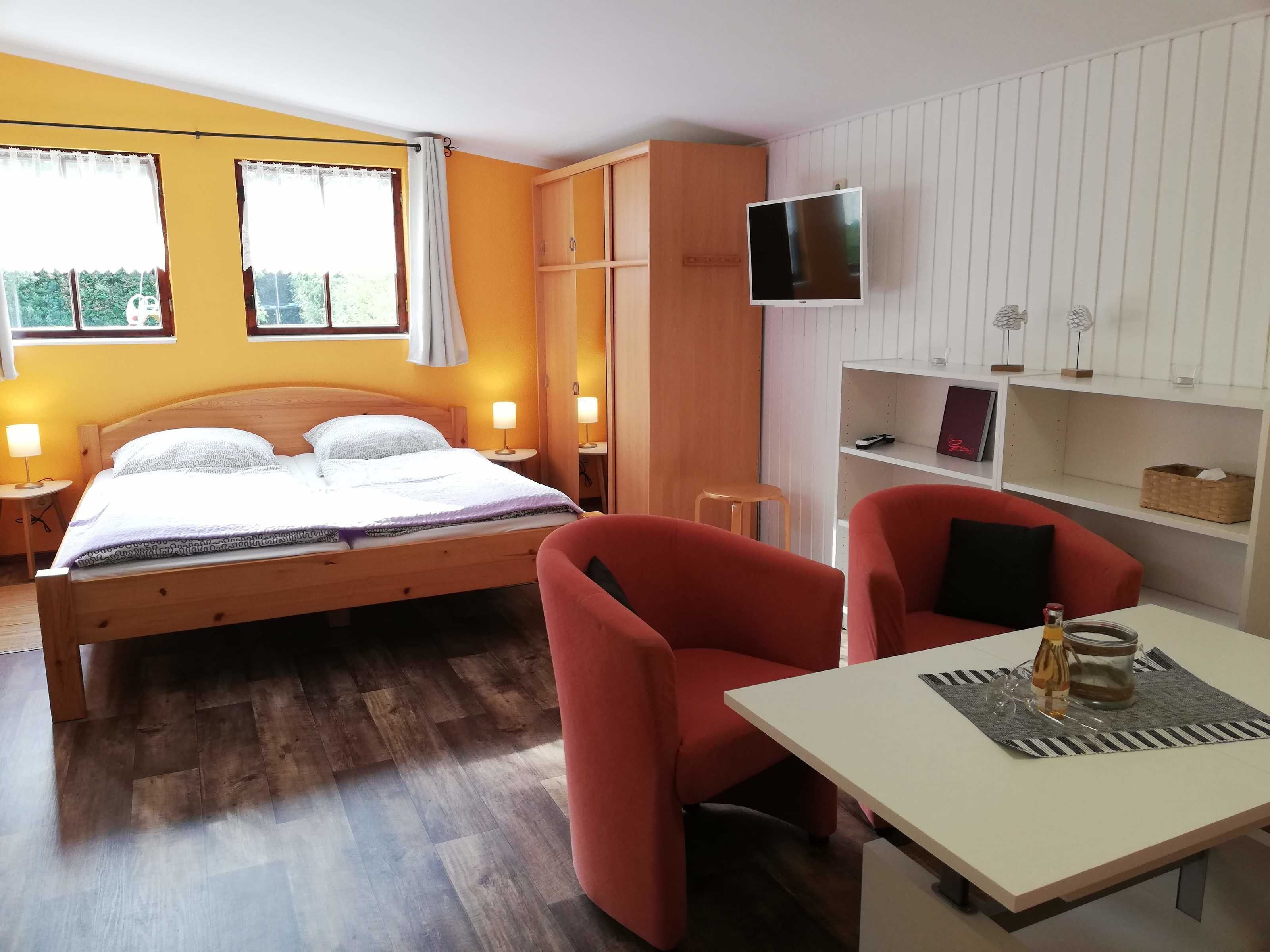 1 camera, Wi-Fi, lenzuola