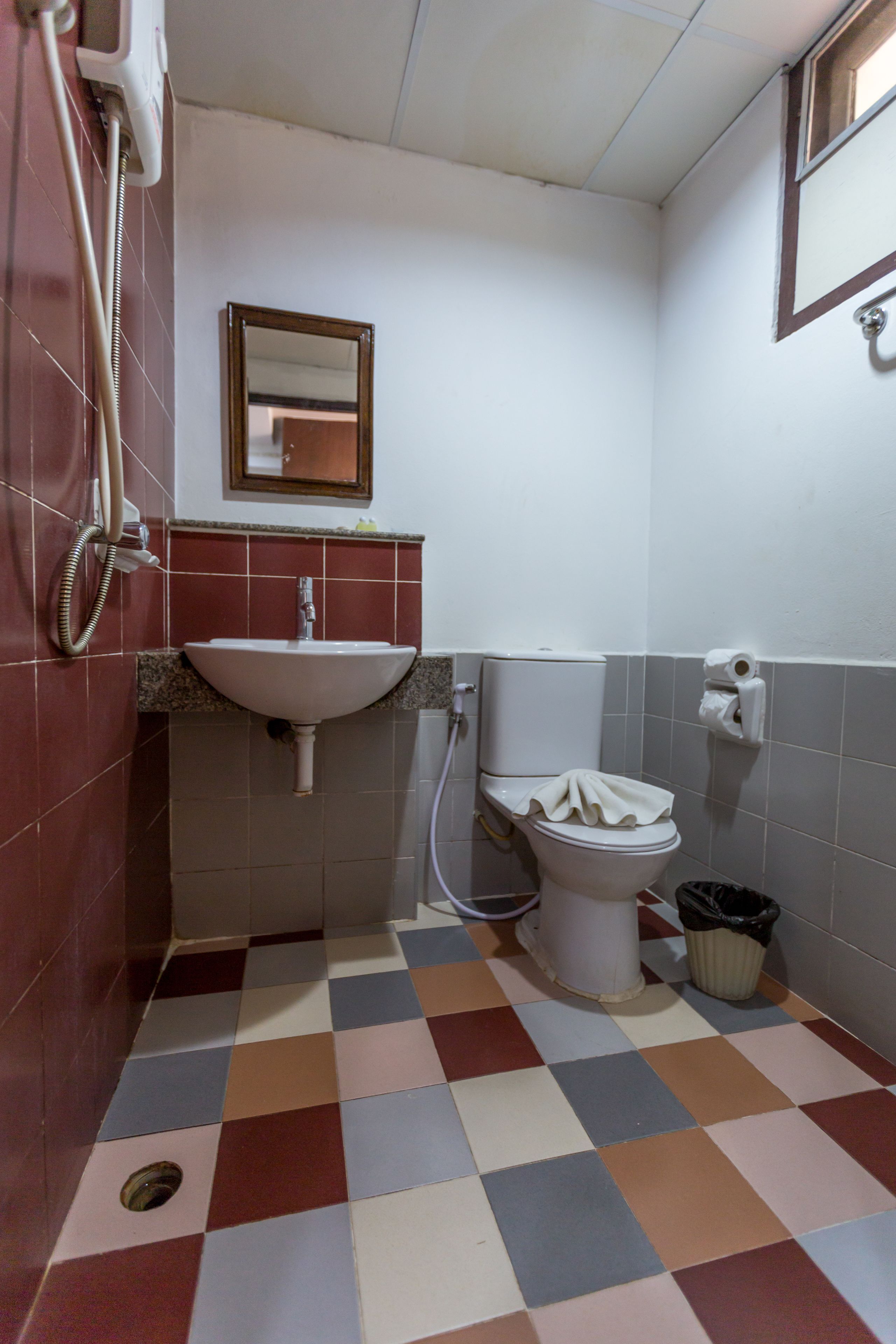 deluxe double room, 1 king bed, balcony | bathroom | free toiletries, hair dryer, towels, soap