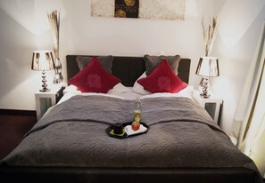 Premium bedding, minibar, in-room safe, desk - Plenus Hotel (Bremen)