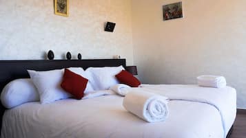 Hochwertige Bettwaren, Minibar, kostenloses WLAN, Bettwäsche