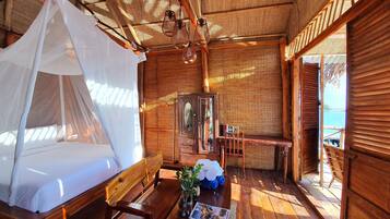 Traditional Cottage | 1 bedroom, individually decorated, individually furnished, desk