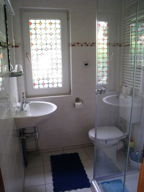 Shower, towels