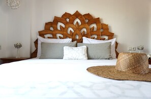 Premium bedding, minibar, in-room safe, free WiFi - Soraya Yoga Wellness Center (Gili Trawangan)