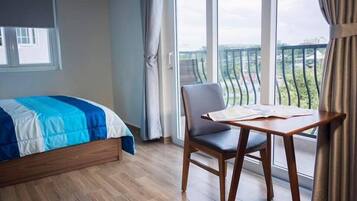 Panoramic Studio | Egyptian cotton sheets, premium bedding, pillowtop beds, minibar