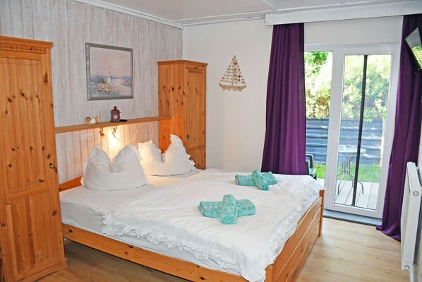 1 bedroom, WiFi, bed sheets - 02 Double room with terrace - Pension im Seebad Breege (Breege)