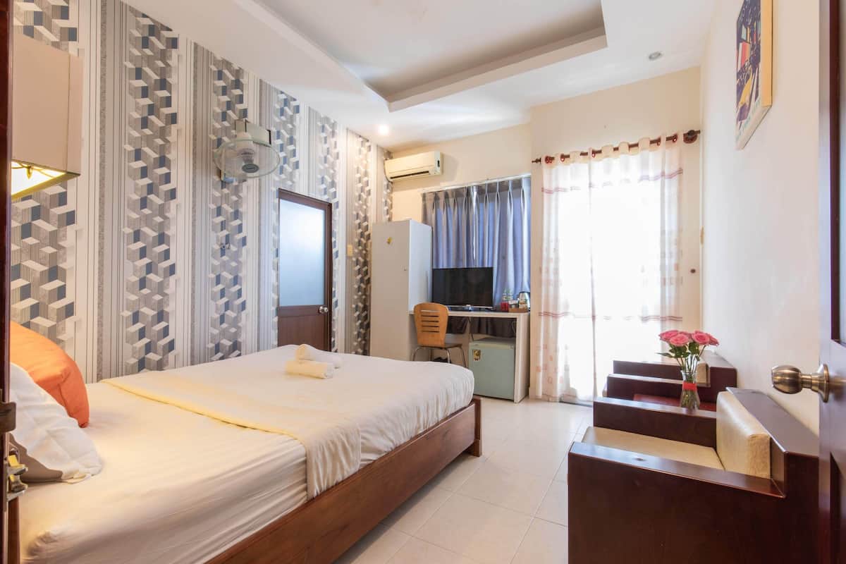 deluxe room, balcony | minibar, desk, soundproofing, free wifi