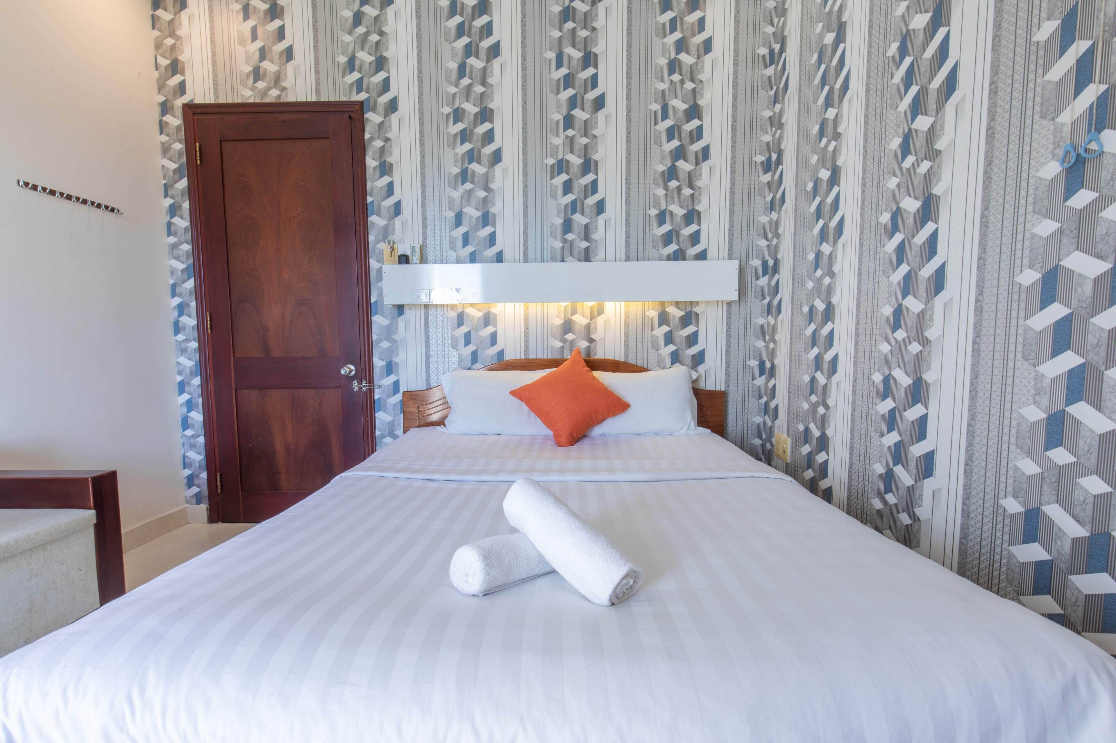 deluxe room, balcony | minibar, desk, soundproofing, free wifi