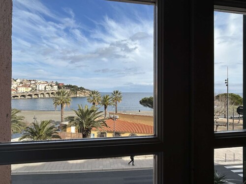 2-room apartment with AC and parking, near the sea