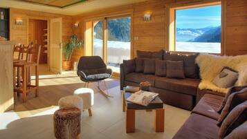 TV, fireplace, DVD player, ping pong