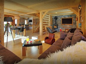 TV, fireplace, DVD player, table tennis